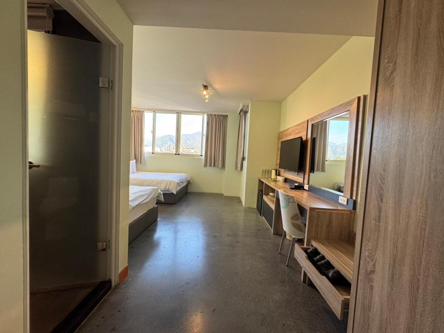 פולי Travel Light Hotel מראה חיצוני תמונה