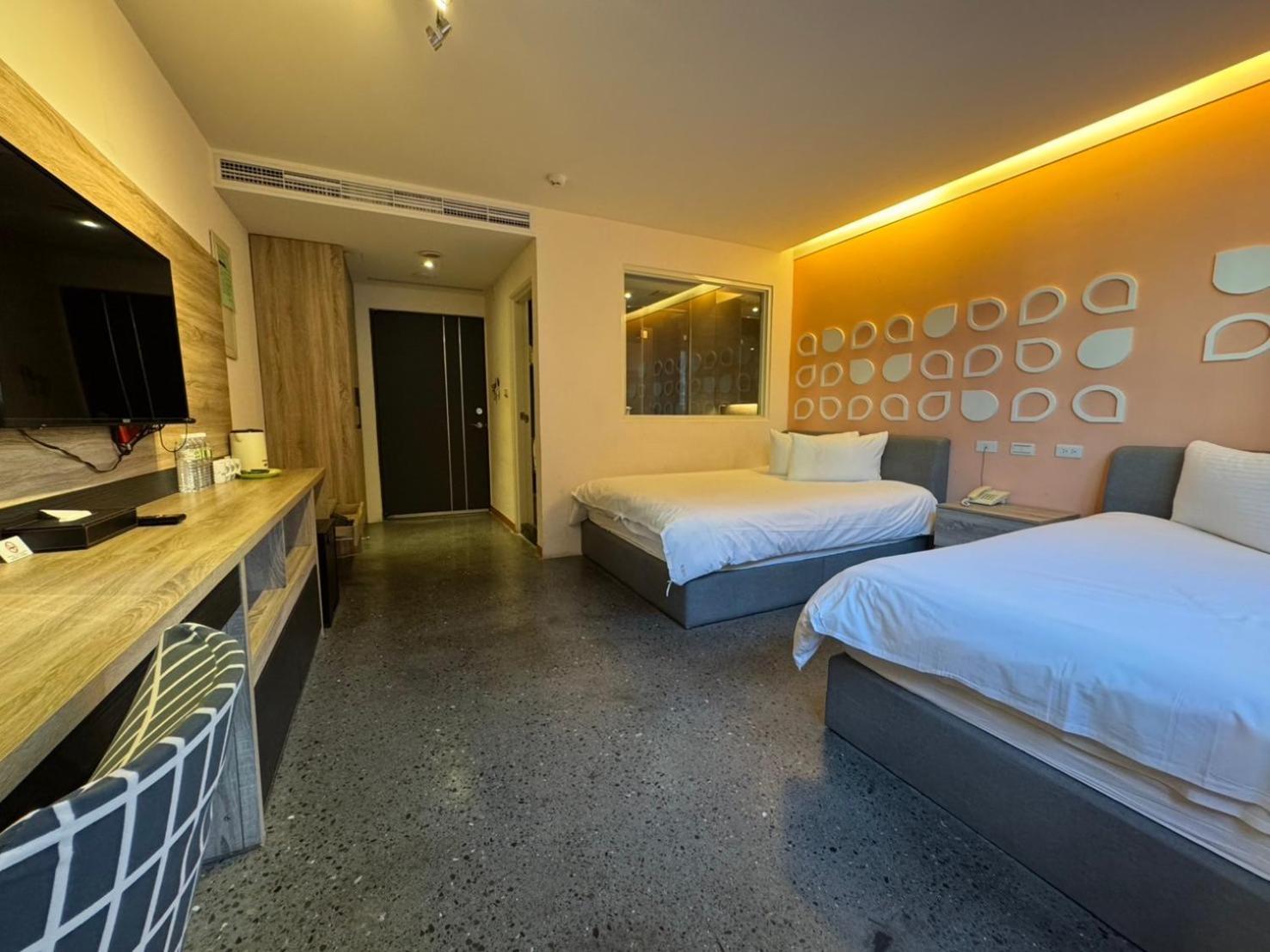 פולי Travel Light Hotel מראה חיצוני תמונה