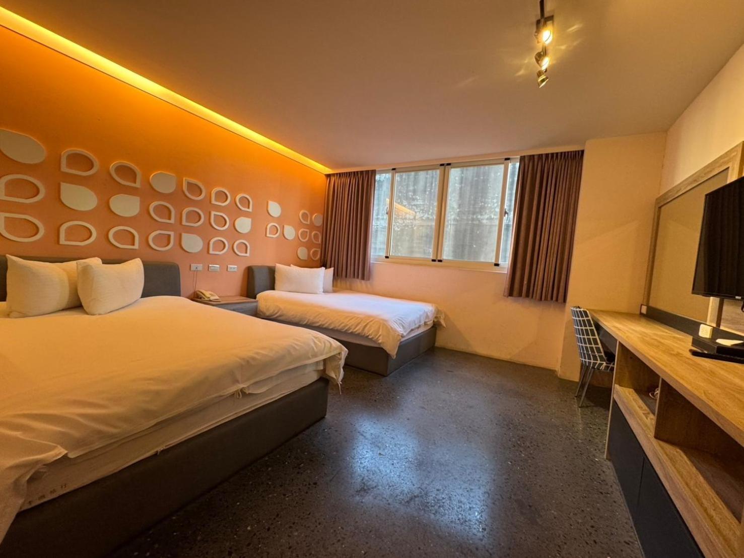 פולי Travel Light Hotel מראה חיצוני תמונה