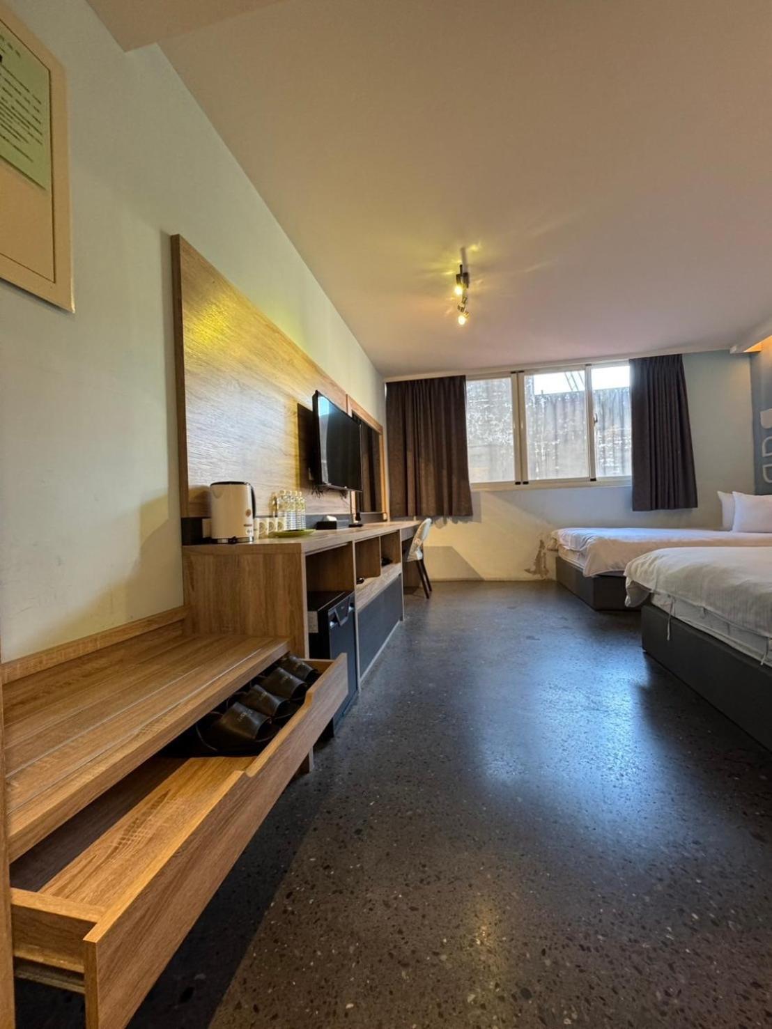 פולי Travel Light Hotel מראה חיצוני תמונה