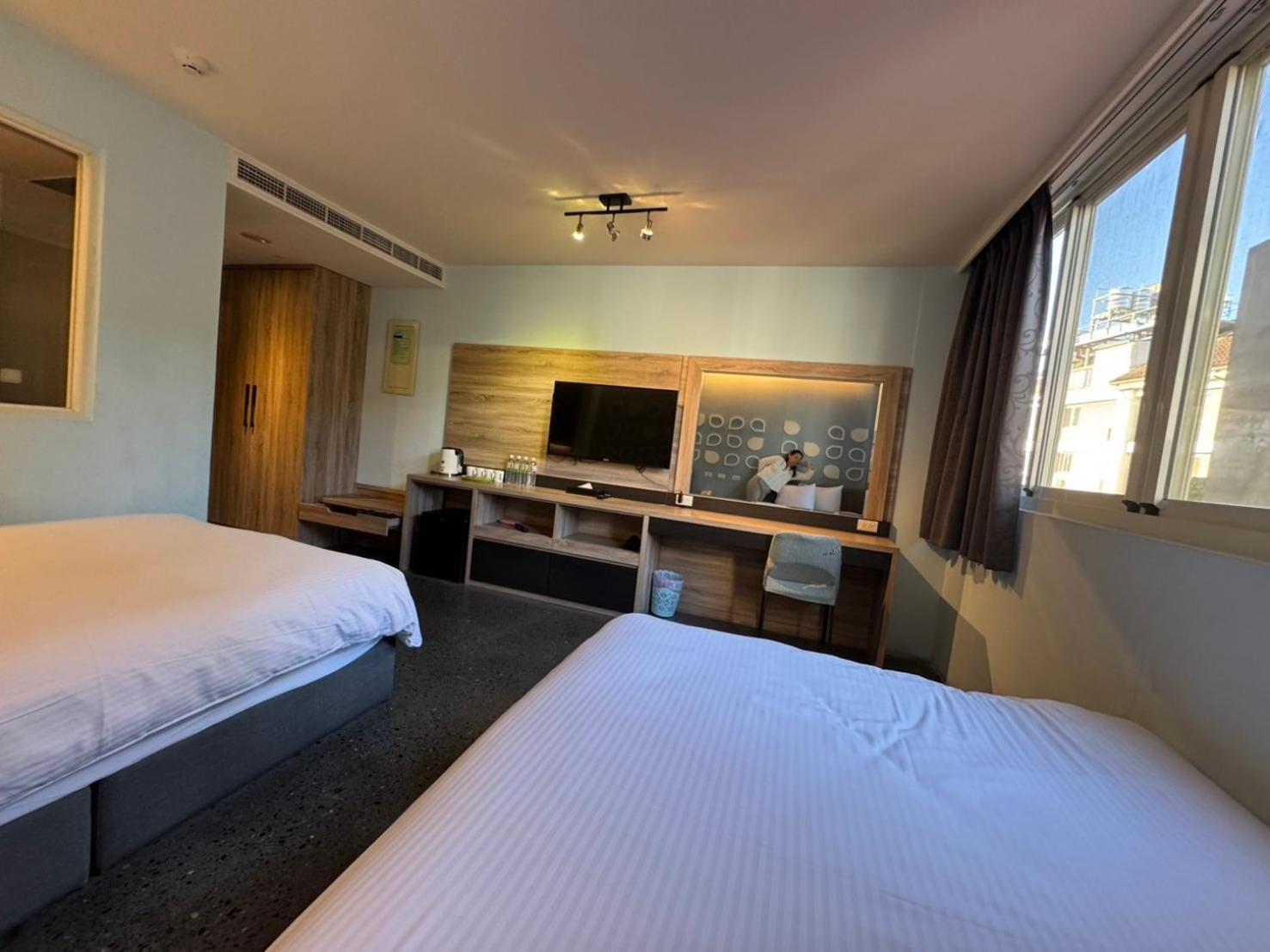 פולי Travel Light Hotel מראה חיצוני תמונה